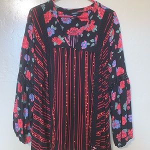 Torrid 2X Red Black floral blouse long sleeve